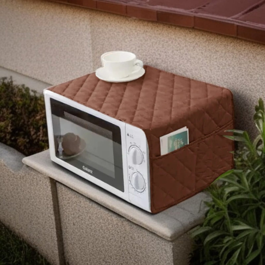 Quilted Microwave Oven Cover with Side Pockets – Dustproof Kitchen Appliance Cover